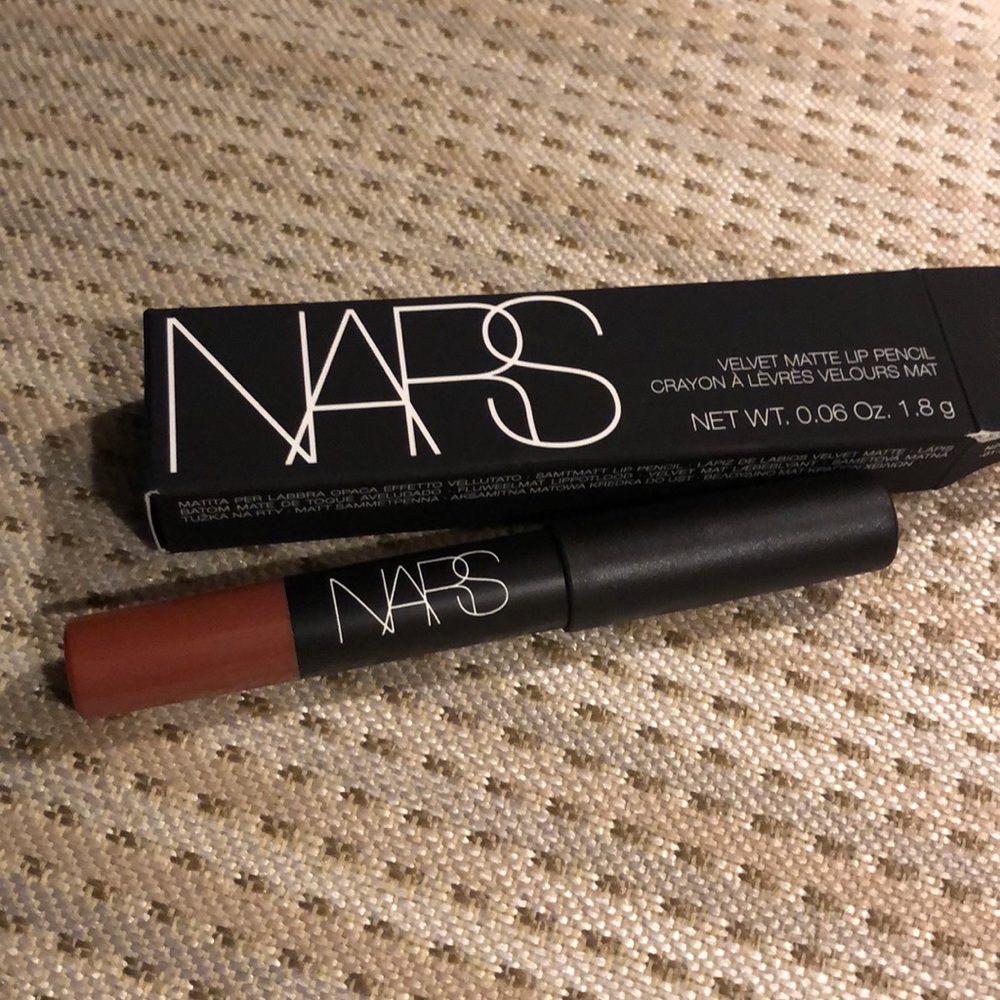 Velvet matte NARS lip pencil, BAHAMA